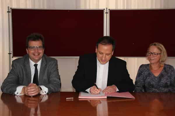 (v.l.n.r.) Kulturreferent Bürgermeister Dr. Christian Lange, Domkapitular, Dompfarrer, Dr. Markus Kohmann, Leiterin Kulturamt Stadt Bamberg, Anne Renz-Sagstetter